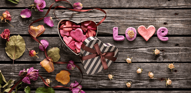  It's Not Too Late! 14 Quick Gifts Your Valentine Will Love Featured Image