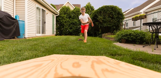 Backyard Games to Get the Kids Outside Featired I,age